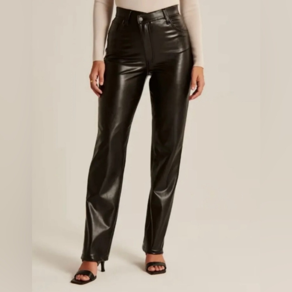 Abercrombie Curve Love Criss-Cross Waistband Vegan Leather 90s Straight Pant 27S